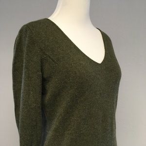 *NEW* Margaret O’Leary V neck Cashmere Sweater